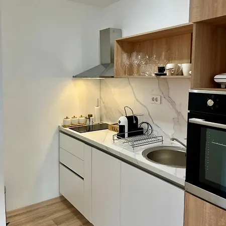 Ruby Modern Apartment