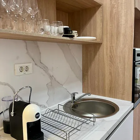Ruby Modern Apartment